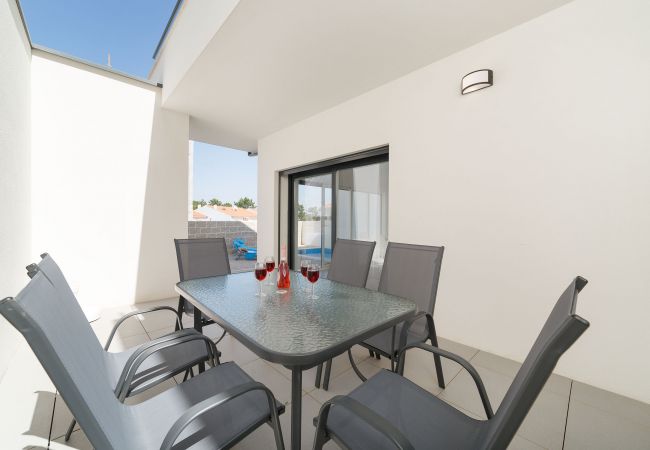 Villa a Salir do Porto - Villas Garça - Villa de Férias com Piscina Aquecida Privada By SCH Villa a Salir do Porto - Villas Garça - Villa de Férias com Piscina Aquecida Privada By SCH