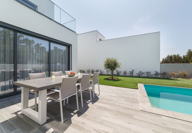 Villa a São Martinho do Porto - Villa Paraíso - Villa de Férias com Piscina Privada By SCH Villa a São Martinho do Porto - Villa Paraíso - Villa de Férias com Piscina Privada By SCH