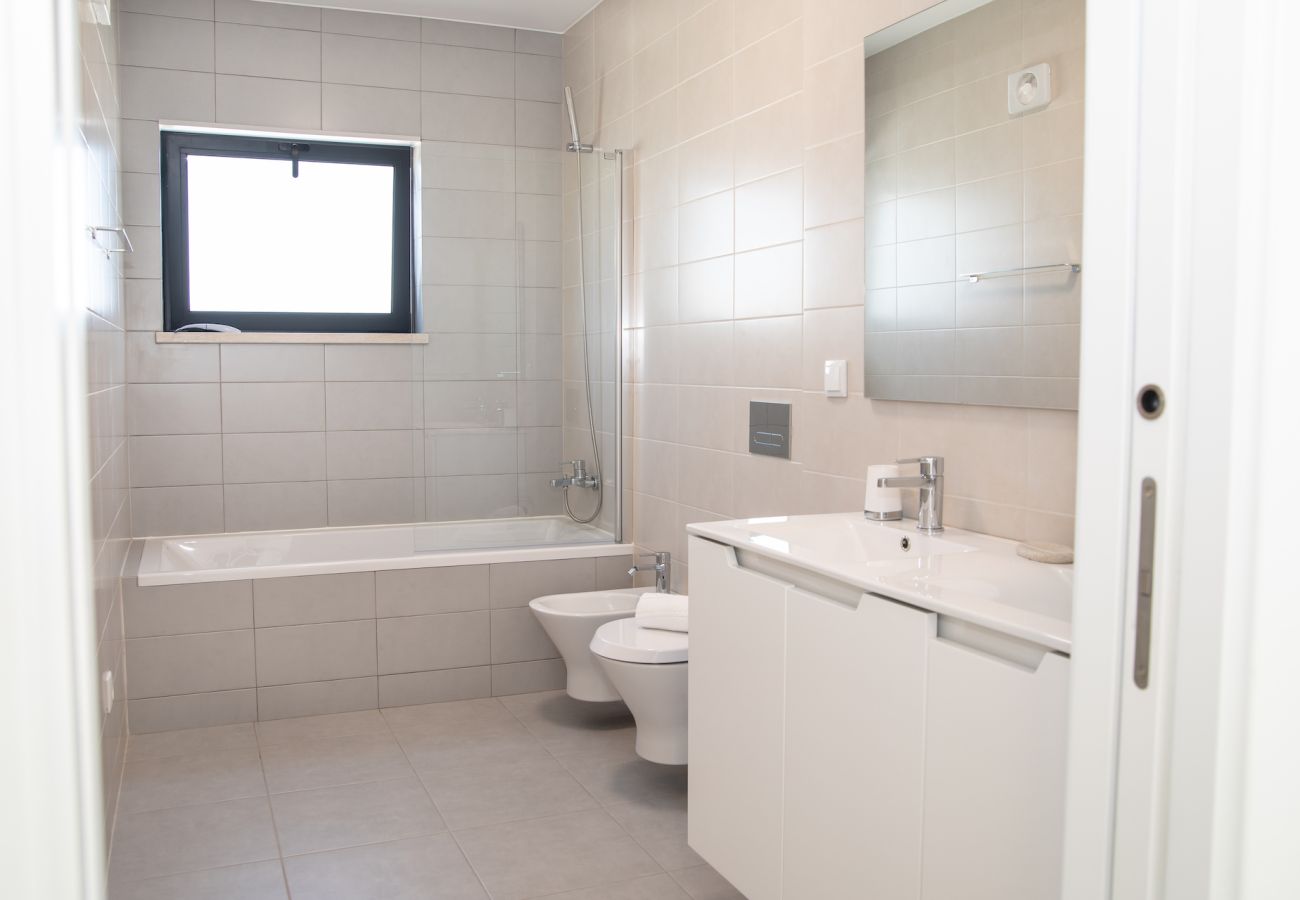 Villa a Serra do Bouro - Casa da Serra - Villa de Férias com Piscina Privada By SCH